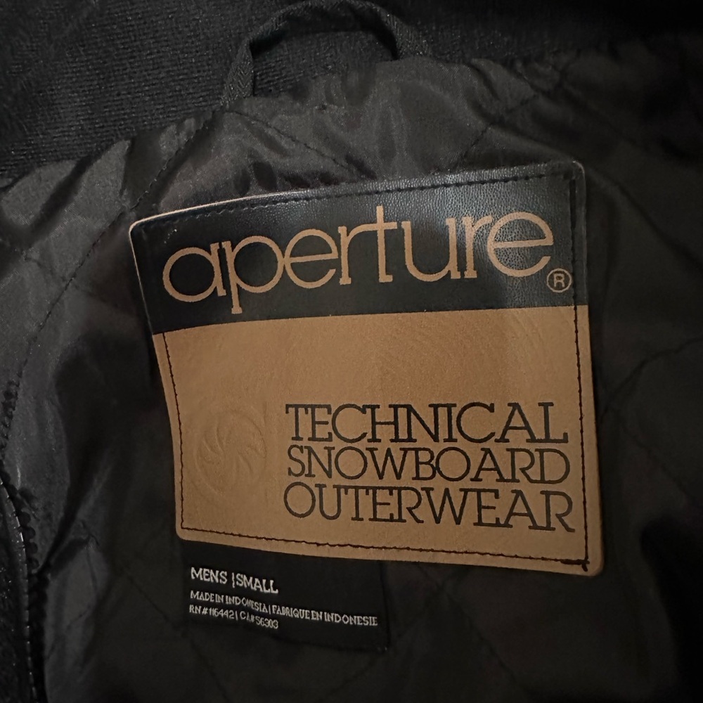 Aperture Hybrid Snowboard Tech Jacket - Picture 3 of 3